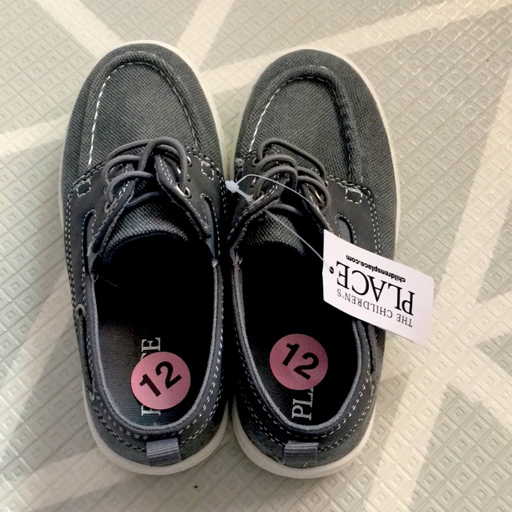NWT CHILDRENS PLACE kids grey slip ons. Size 12.